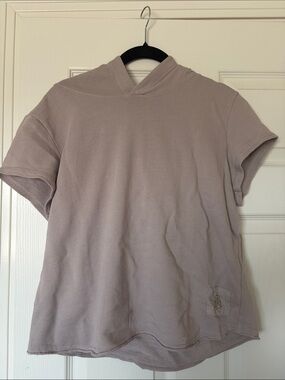 Women’s  Short-Sleeve Hoodie in Light Taupe